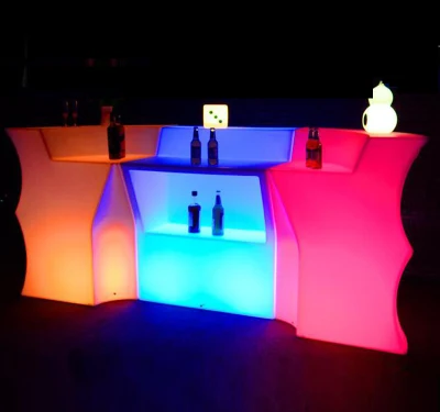 Продается современная пластиковая барная стойка с ярким светодиодным освещением для ночного клуба.